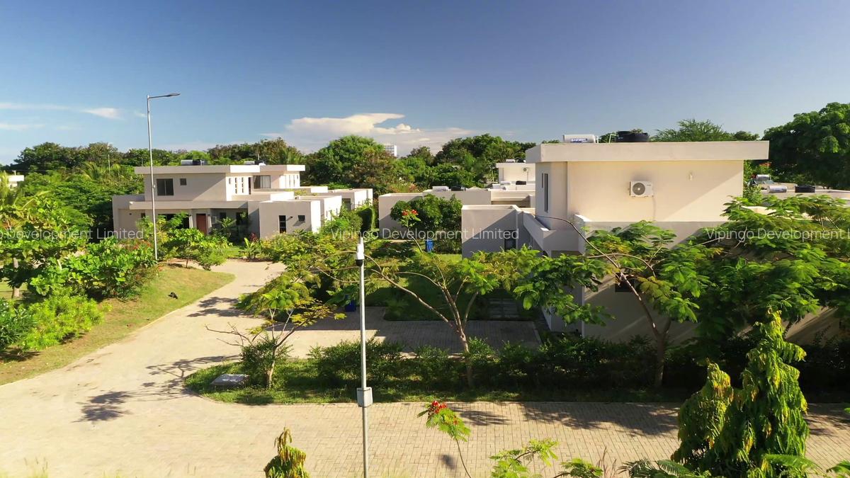 4 Bed House with En Suite at Awali Estate - 8