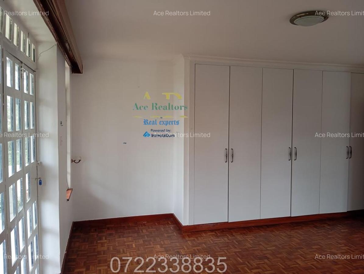 4 Bed Villa with En Suite at Nyari West Nairobi - 11