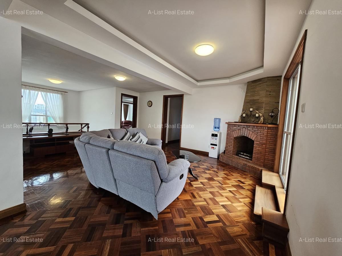 5 Bed Apartment with En Suite at Parklands - 12