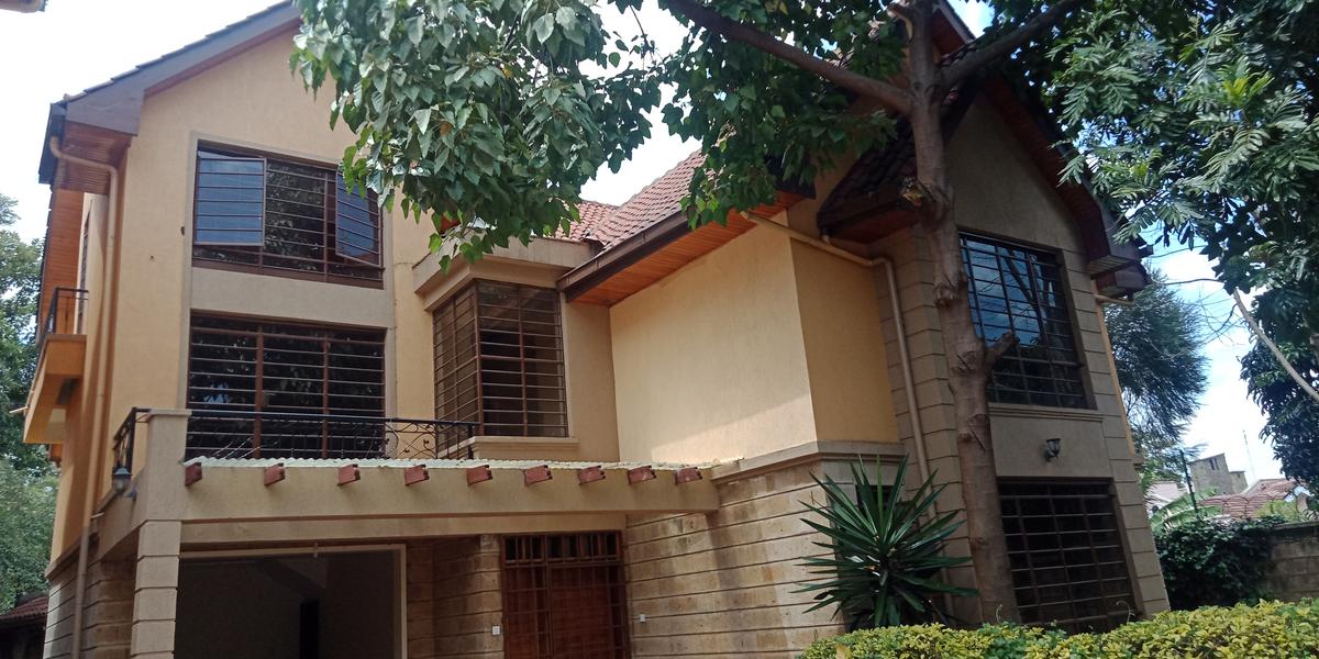 5 Bed Townhouse with En Suite in Lavington - 1