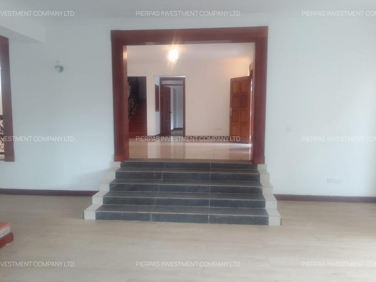 5 Bed Townhouse with En Suite in Rosslyn - 20