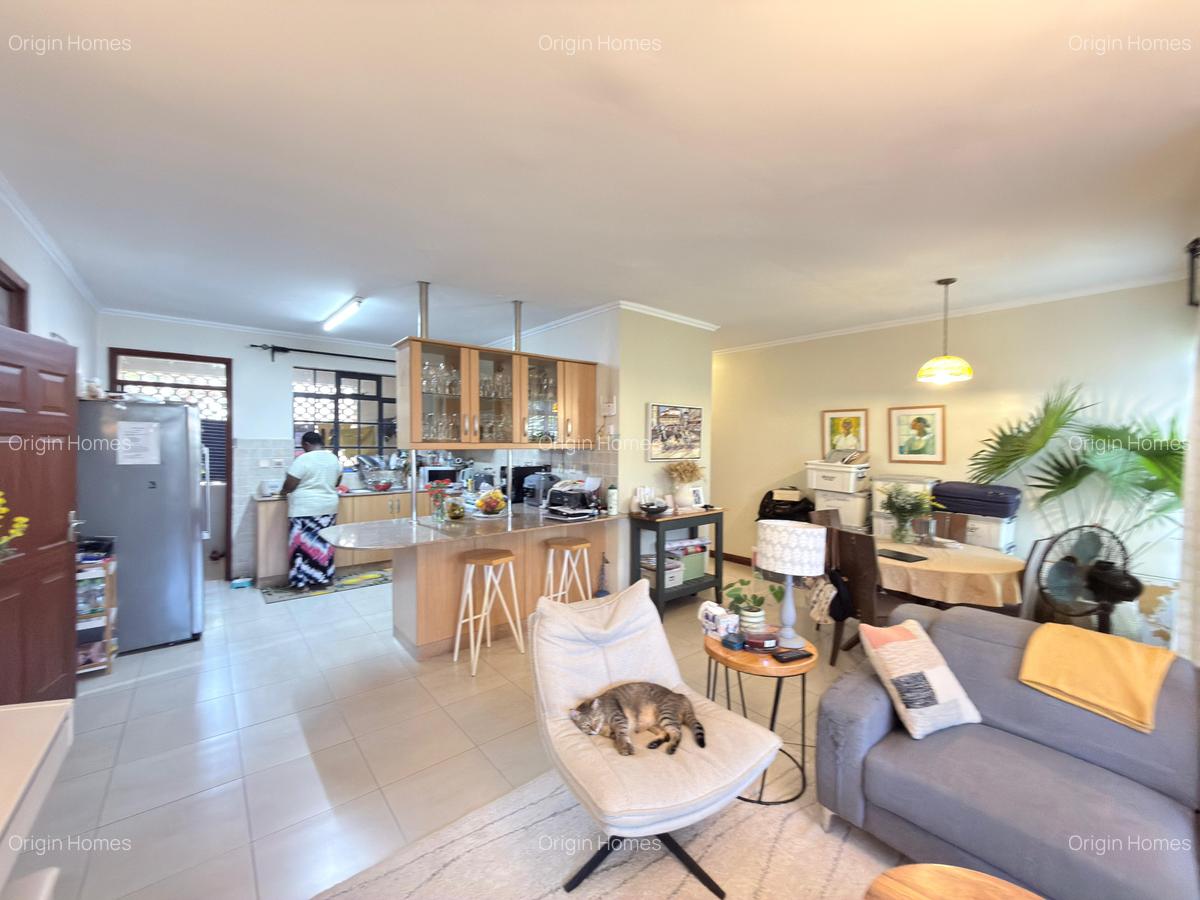 Serviced 2 Bed Apartment with En Suite in Brookside - 4