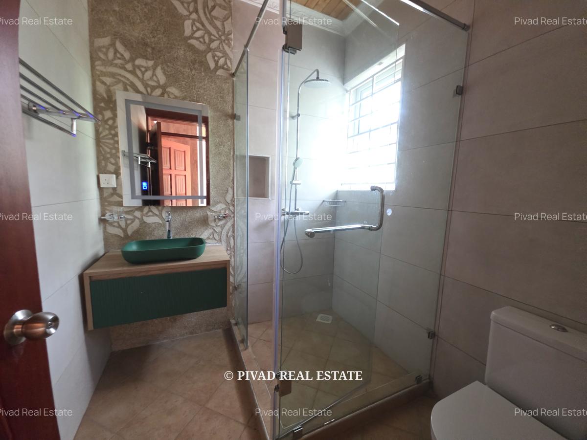 4 Bed House with Garden in Rosslyn - 4