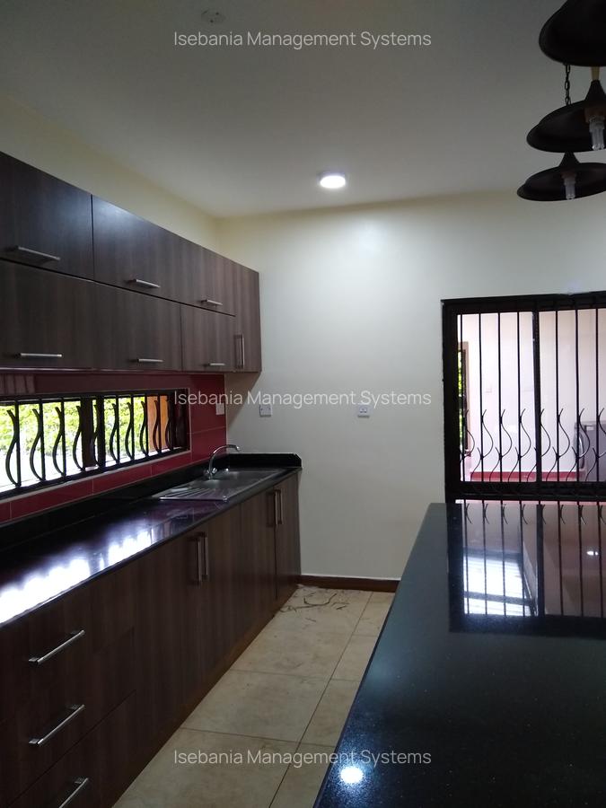 5 Bed House with En Suite at Glory Road - 4