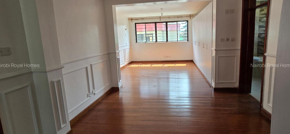 5 Bed Townhouse with En Suite at Lavington Convent Drive - 11