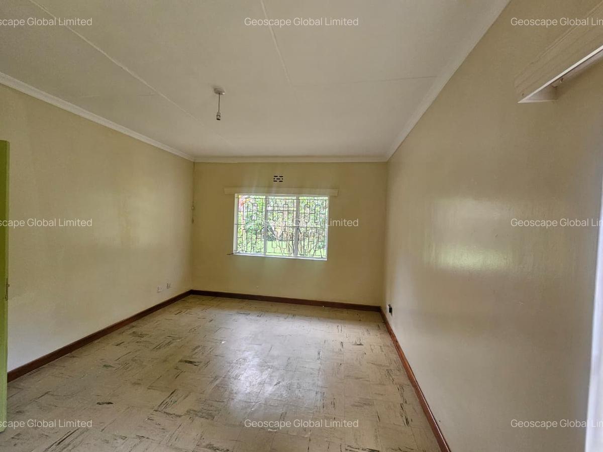 4 Bed House with En Suite in Runda - 11