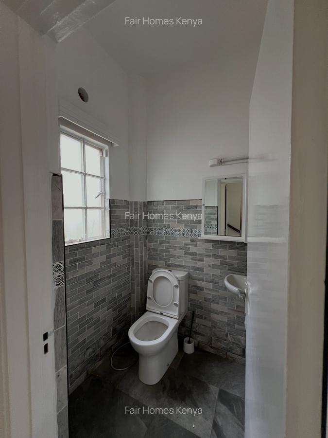 3 Bed House with En Suite at Lavington Green - 9
