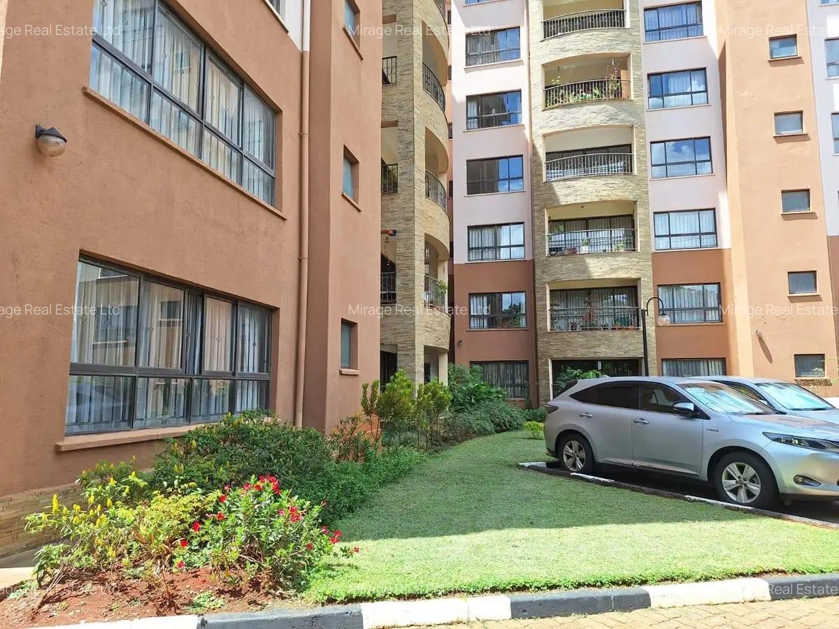 4 Bed Apartment with En Suite in Brookside - 11