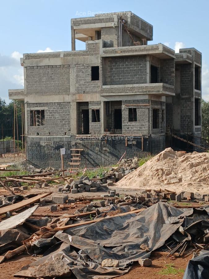 5 Bed Townhouse with En Suite at Karen - 3