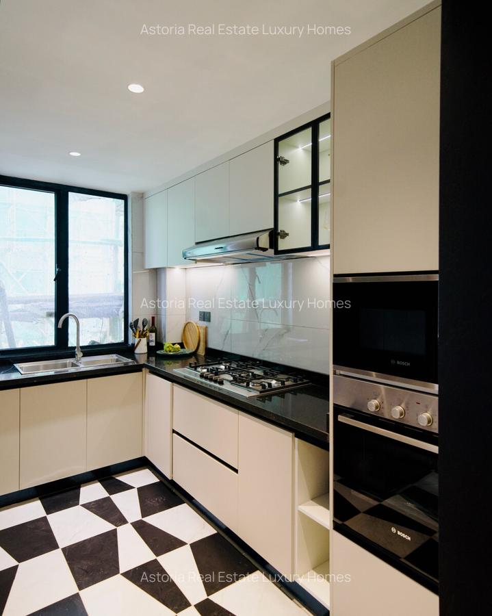3 Bed Apartment with En Suite at 2026-410 - 3