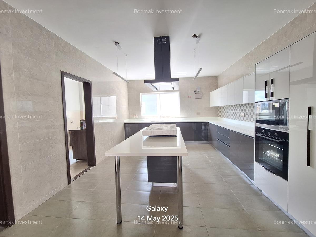 2 Bed Apartment with En Suite at Riverside Drive - 3