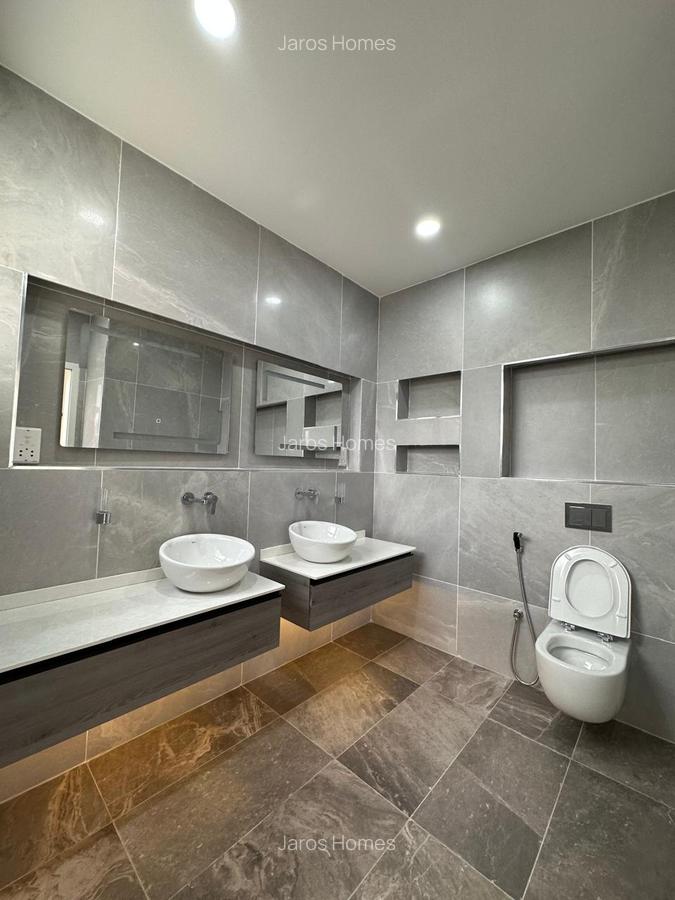 3 Bed Apartment with En Suite at Riverside Drive - 13