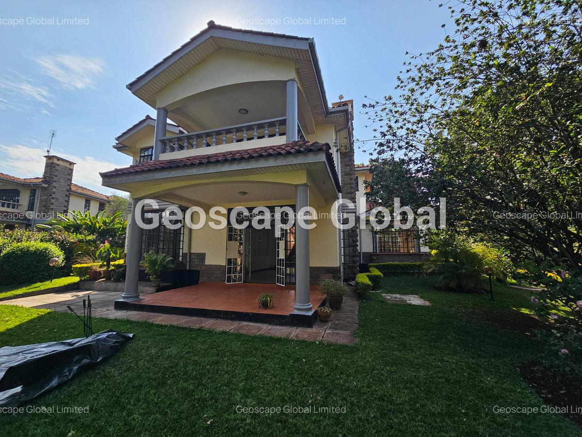 4 Bed House with En Suite in Rosslyn - 17