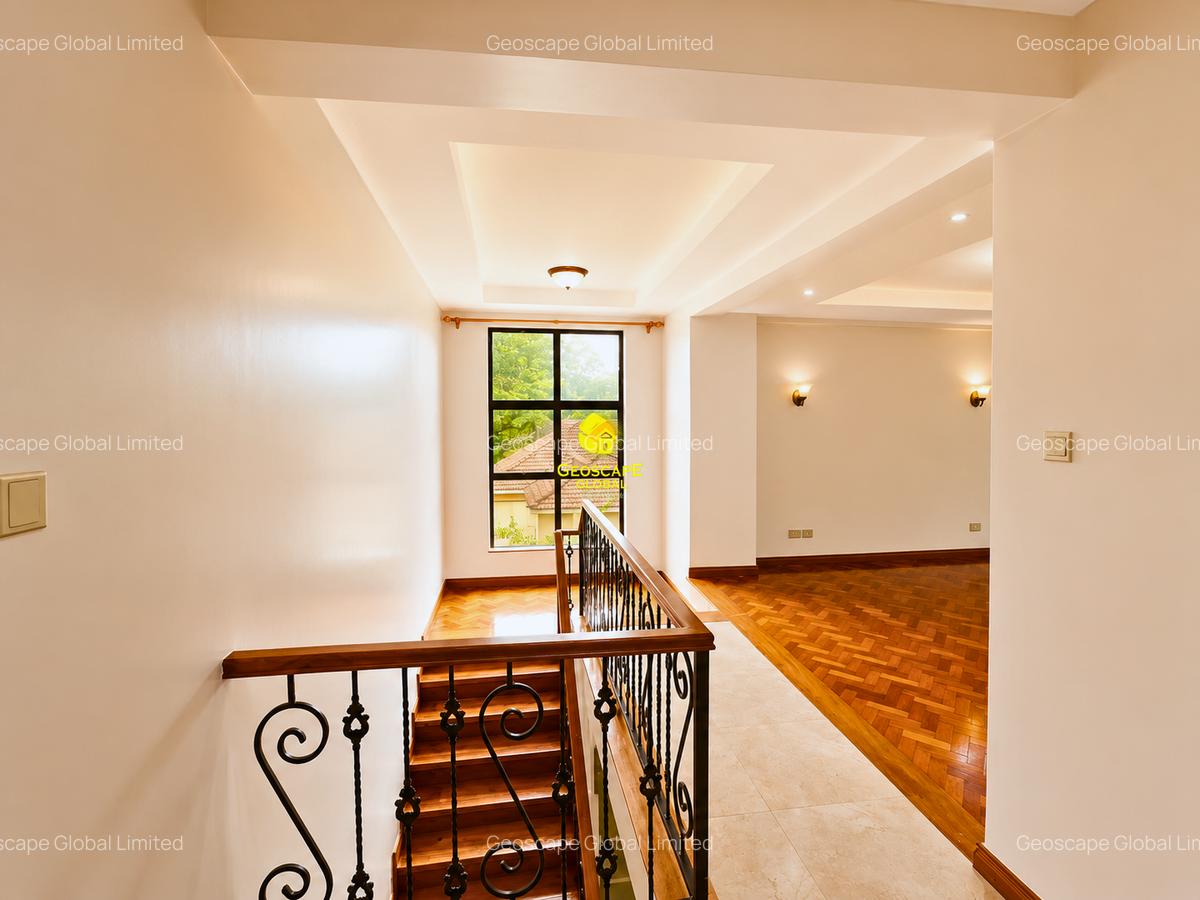 4 Bed Apartment with En Suite in Riverside - 4