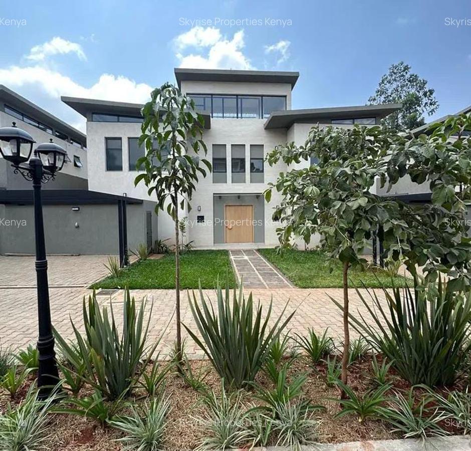 5 Bed Townhouse with En Suite in Runda - 2