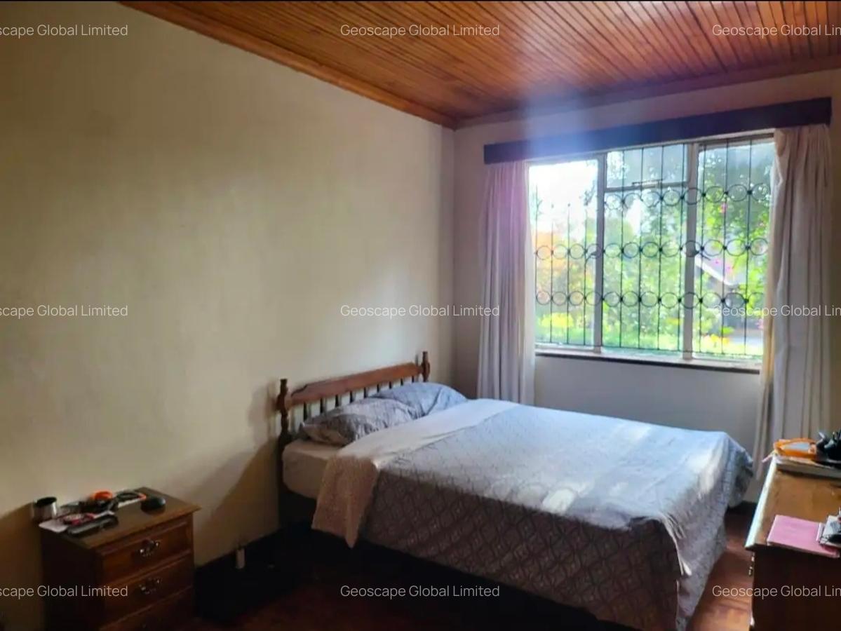 5 Bed House with En Suite in Nyari - 6