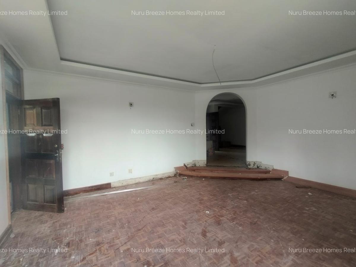 5 Bed House with En Suite in Runda - 8