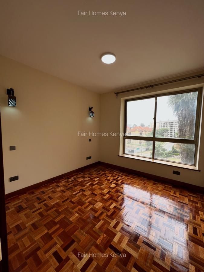 3 Bed Apartment with En Suite at Othaya Road - 5