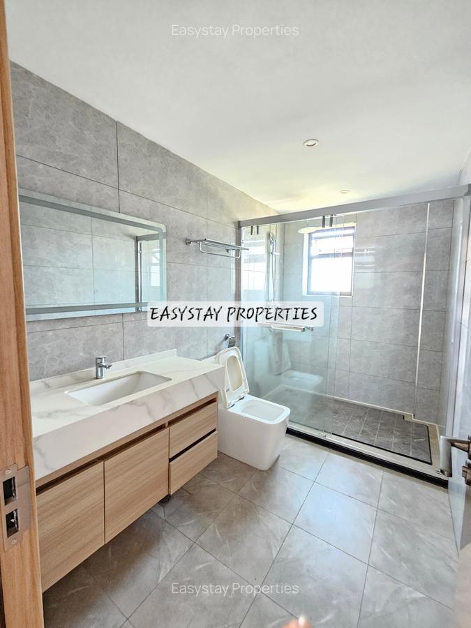3 Bed Apartment with En Suite in Riverside - 6