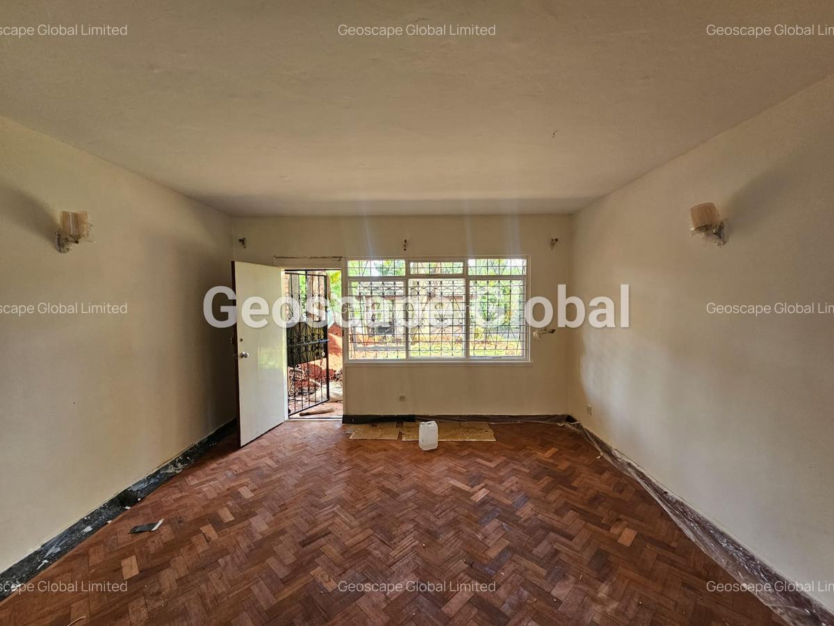 4 Bed House with En Suite in Runda - 5