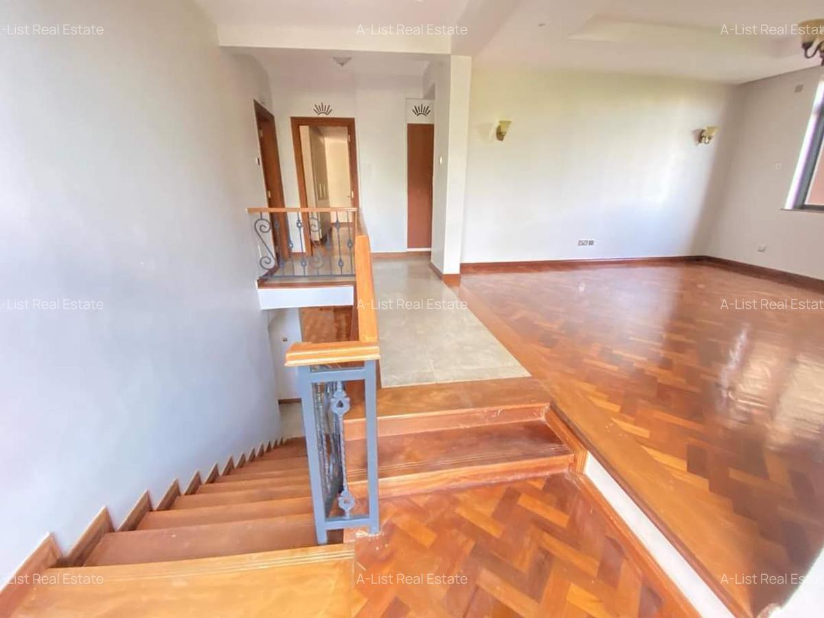 4 Bed Apartment with En Suite at Riverside Drive - 19