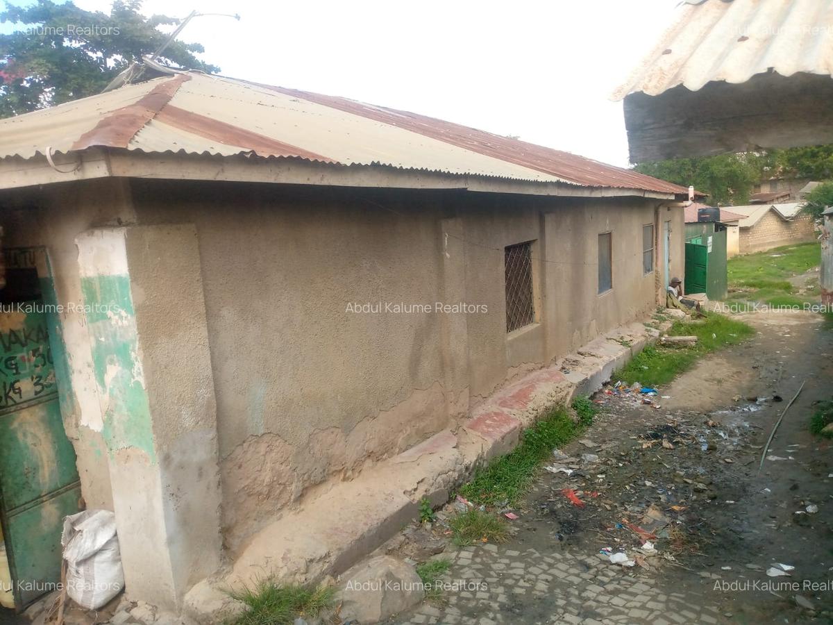 10 Bed House with Borehole at Mtopanga - 3