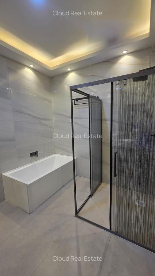 3 Bed Apartment with En Suite in Parklands - 5