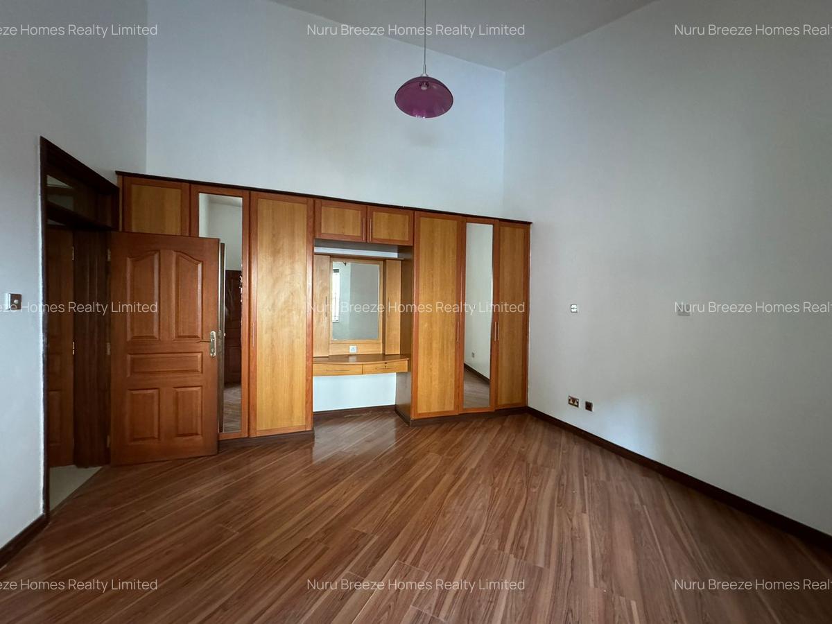 4 Bed Townhouse with En Suite in Westlands Area - 6