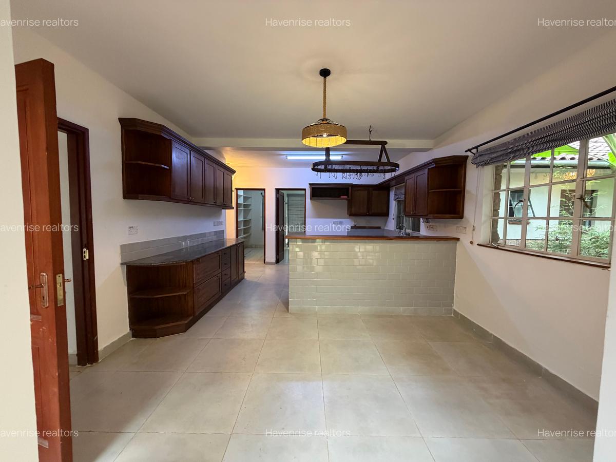 5 Bed Villa at Rosslyn - 3