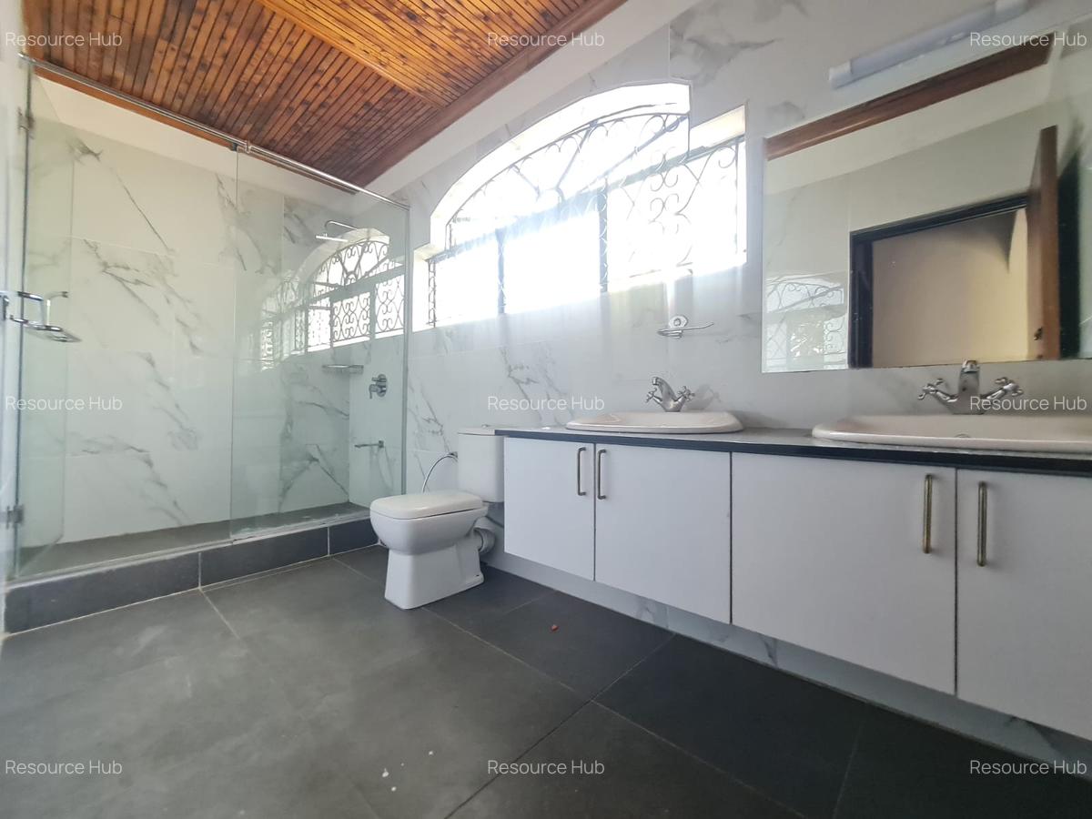 6 Bed House with En Suite at Nyari - 16