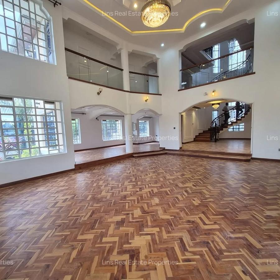 6 Bed House with En Suite in Runda - 12