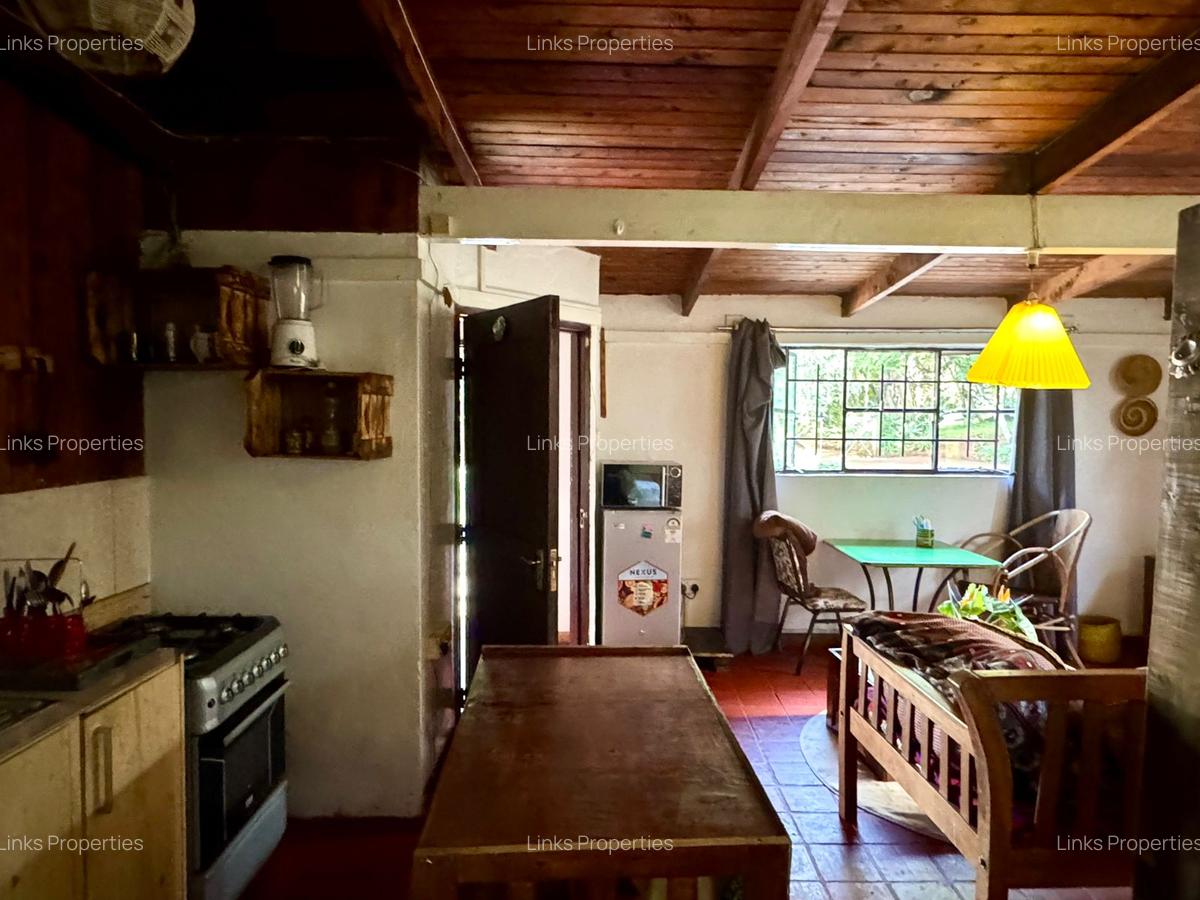 1 Bed House with En Suite at Karen Hardy - 4