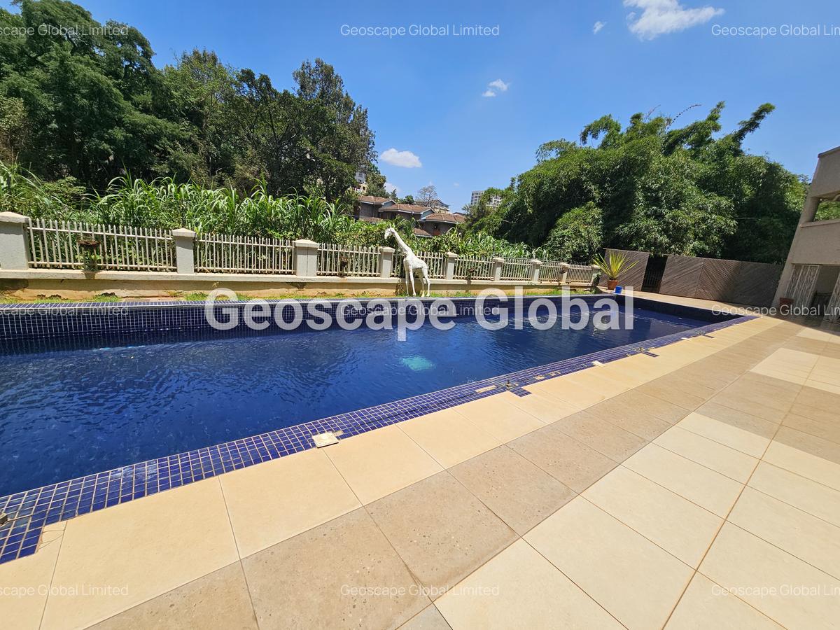 3 Bed Apartment with En Suite in Riverside - 16