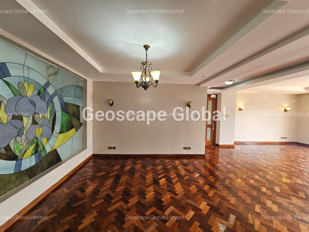 4 Bed Apartment with En Suite in Riverside - 10