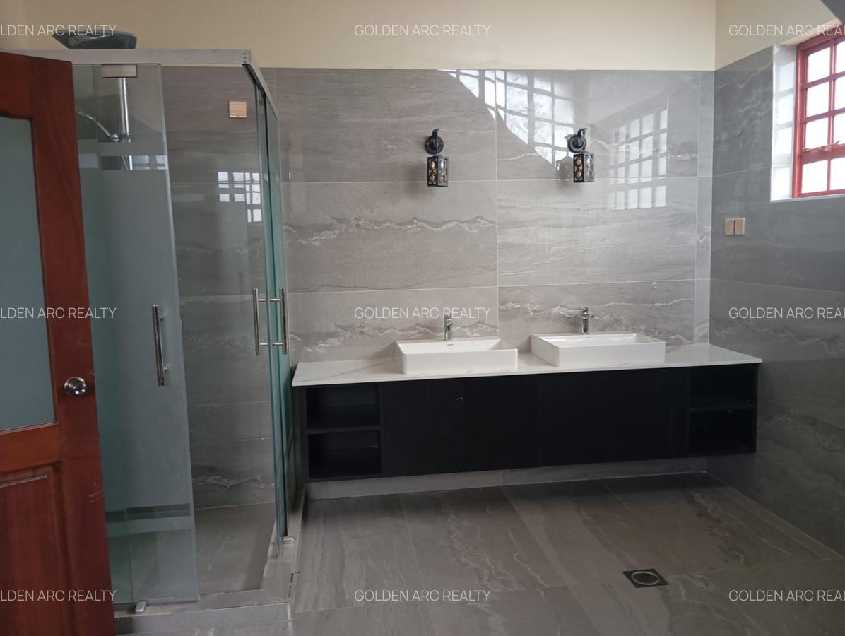 4 Bed Townhouse with En Suite in Karen - 17