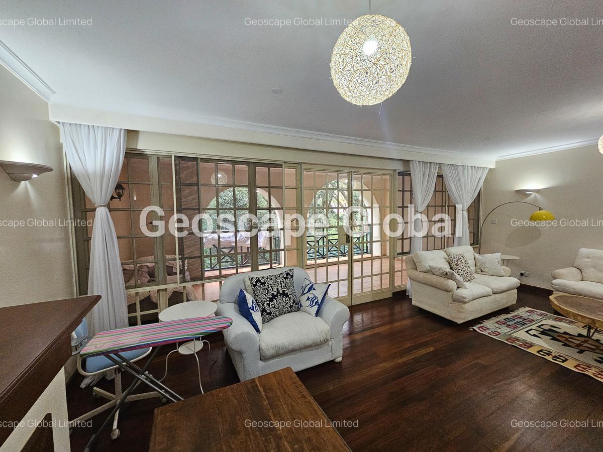 Furnished 3 Bed Apartment with En Suite in Riverside - 17