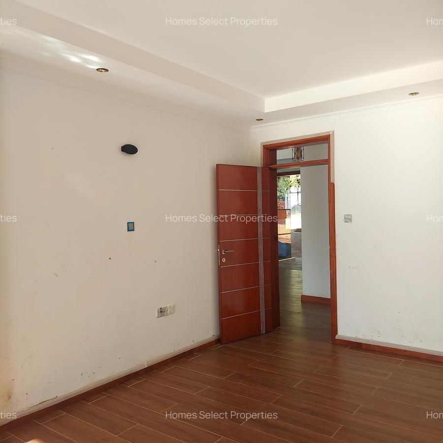 4 Bed Townhouse with En Suite at Oloolua Close - 5