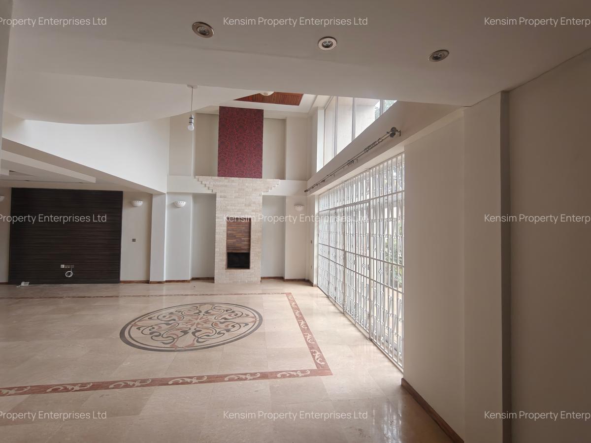 5 Bed Townhouse with En Suite in Lavington - 6