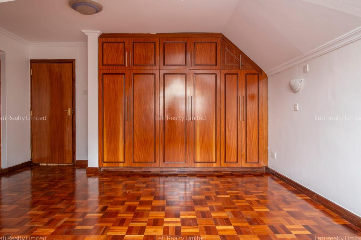 5 Bed Townhouse with En Suite in Kileleshwa - 5