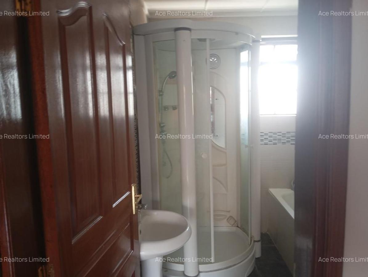 3 Bed Apartment with En Suite at Valley Arcade - 18