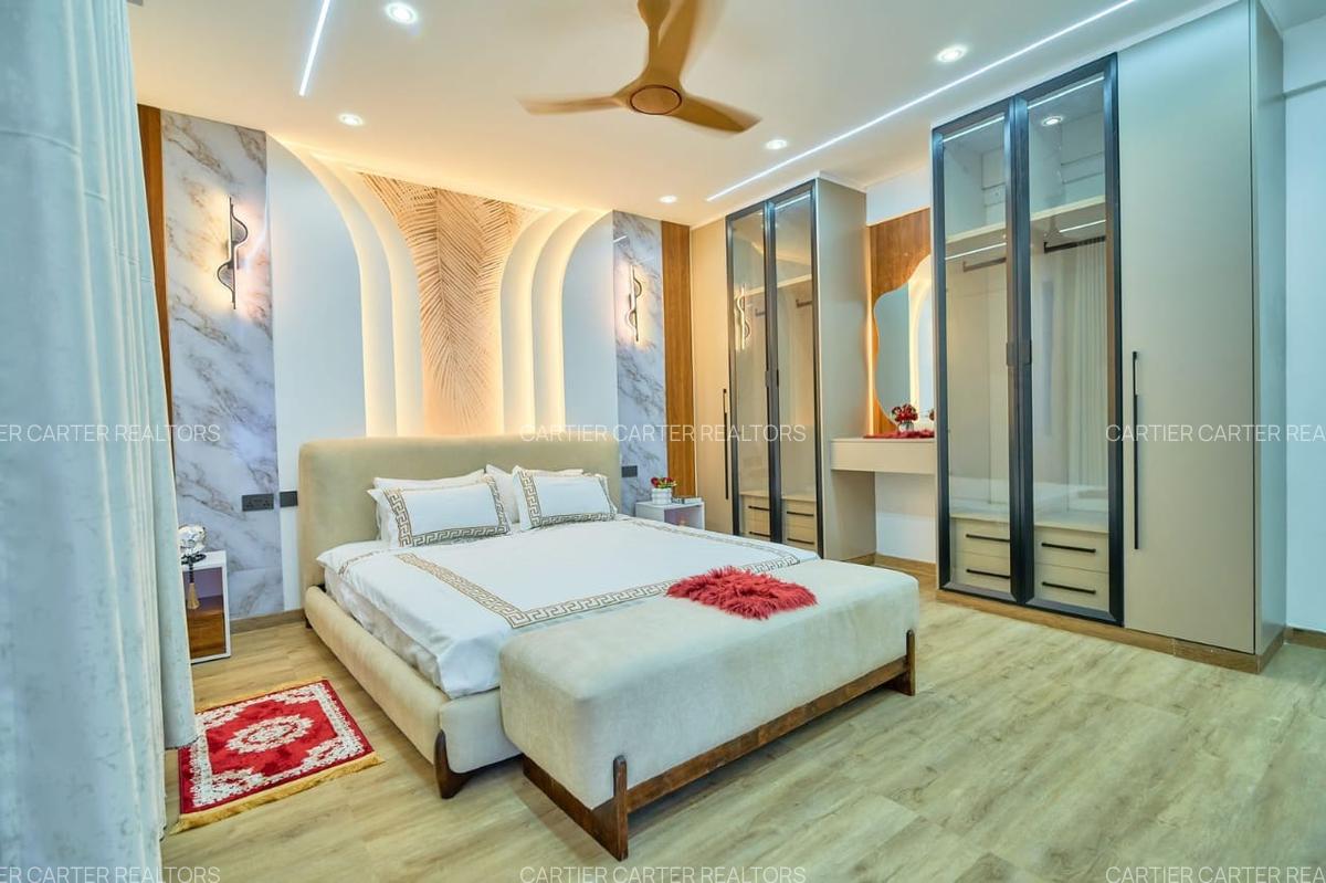 3 Bed Apartment with En Suite at Kiziwi Round About - 9