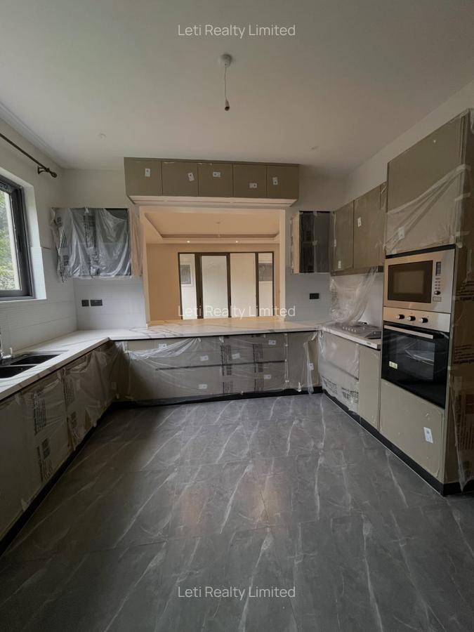 6 Bed Townhouse with En Suite in Lavington - 6