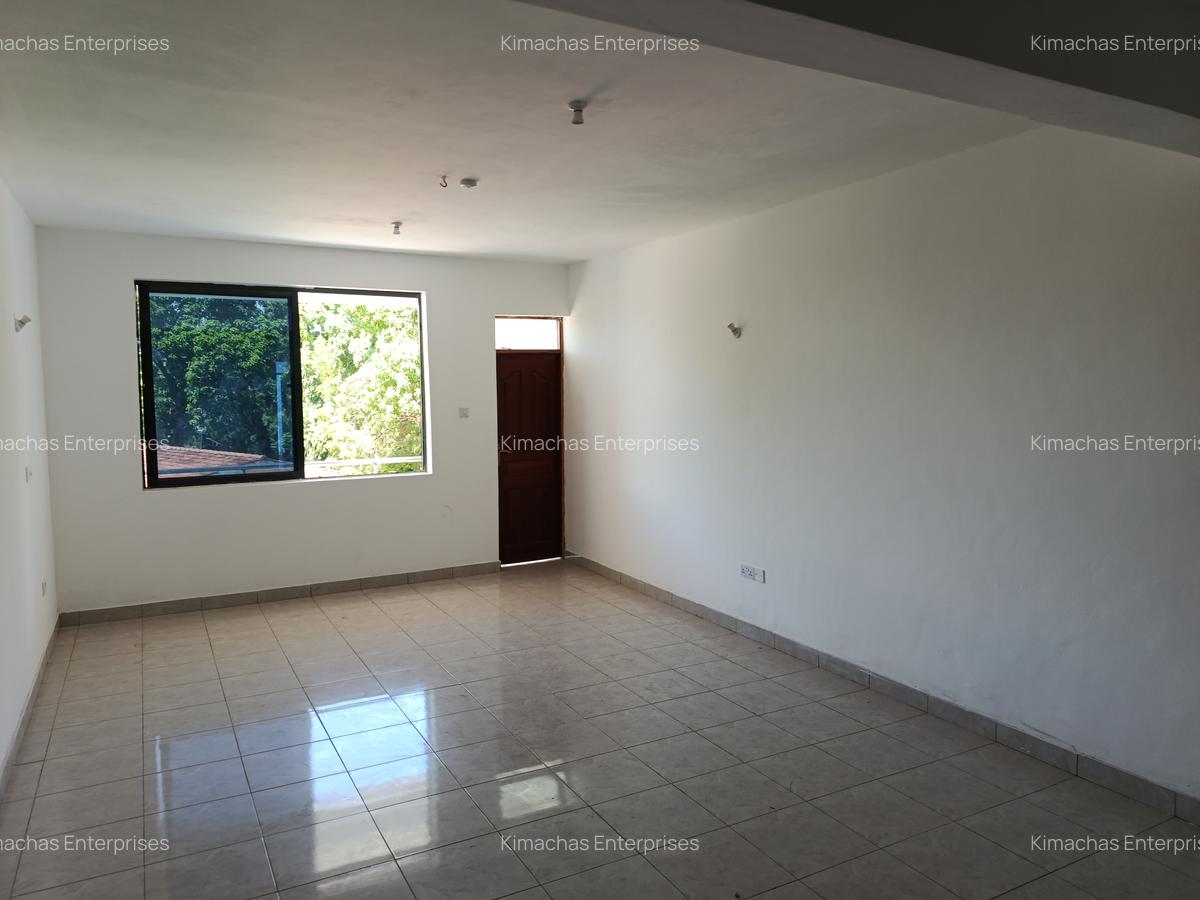 4 Bed Townhouse with En Suite at Off Links Road - 15