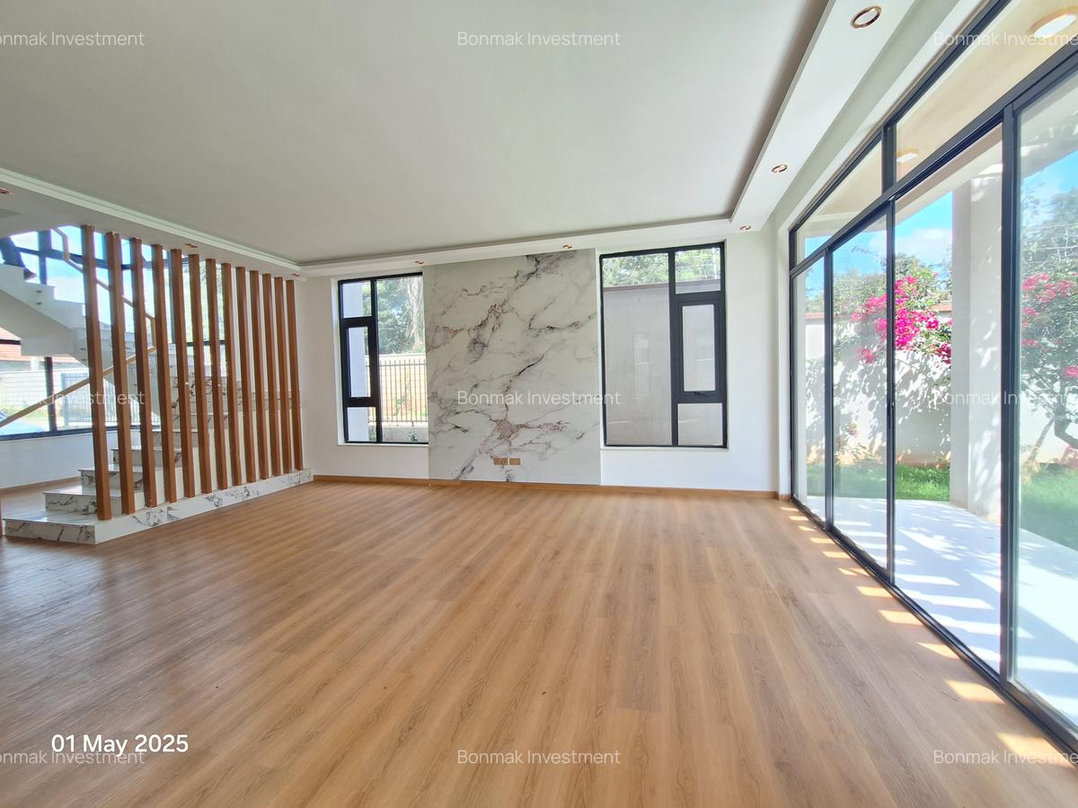 5 Bed Townhouse with En Suite at Lavington Green - 8