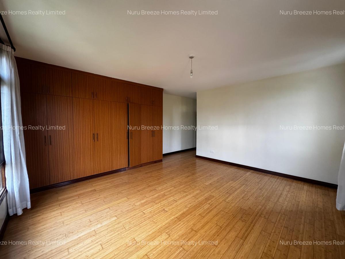 3 Bed Apartment with En Suite in Riverside - 8