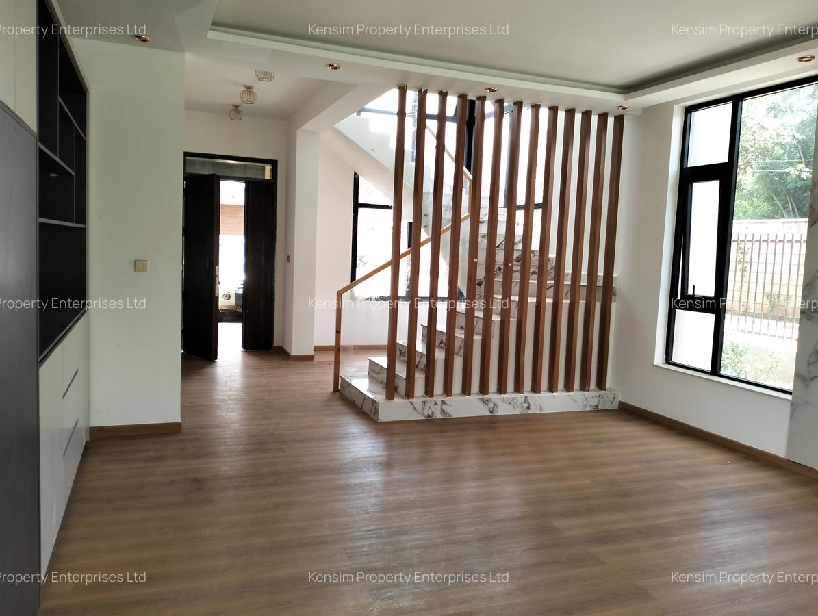 5 Bed Townhouse with En Suite in Lavington - 11