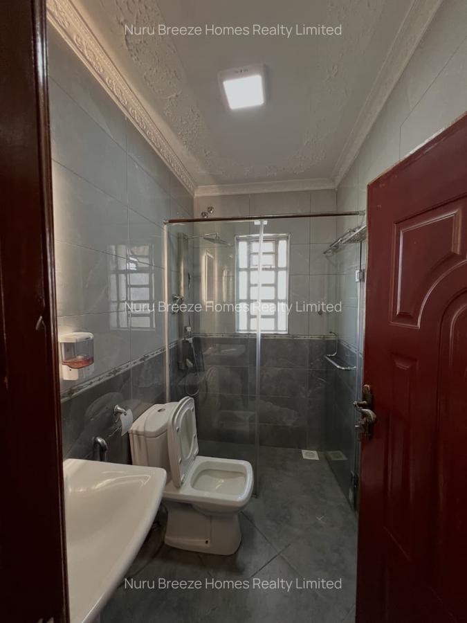 6 Bed House with En Suite in Runda - 15