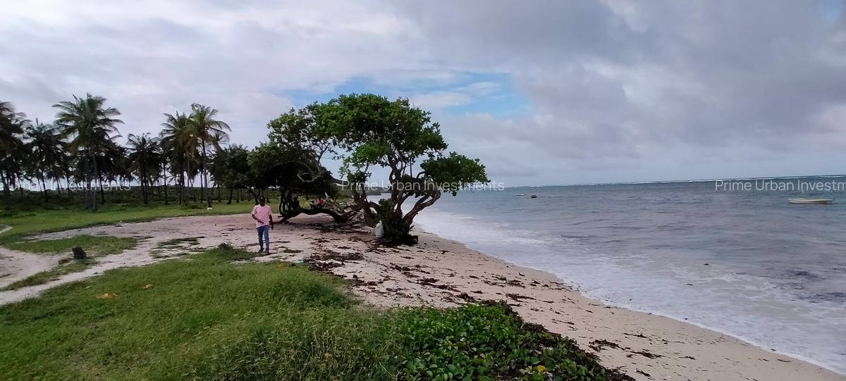 Land in Kikambala - 4