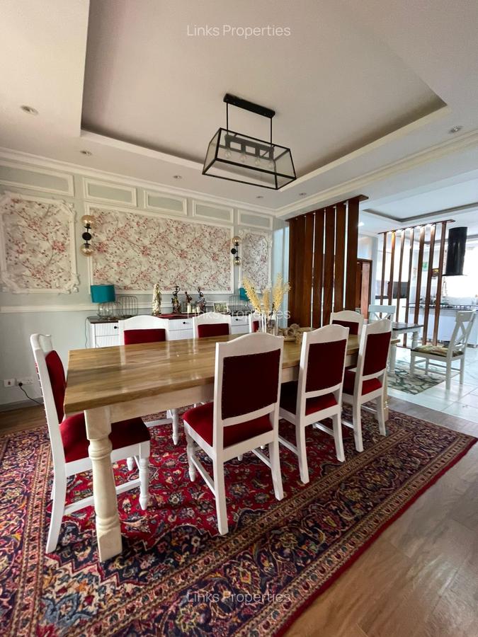 5 Bed Townhouse with En Suite at Kerarapon Drive - 6