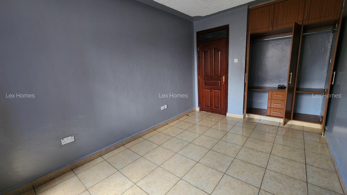 3 Bed Apartment with En Suite at - 14